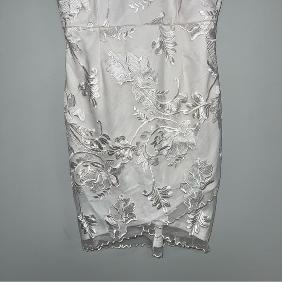 Lulus Dress Women's Size Medium White Floral Embroidered Lace Mini In The Moment - Picture 5 of 12